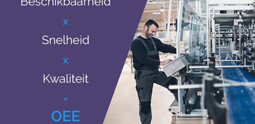 Een man die in een fabriek werkt